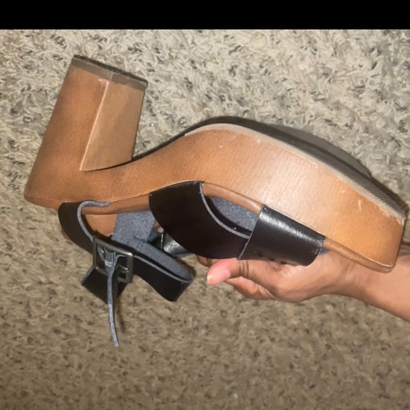 Clogs - Picture 3 of 4